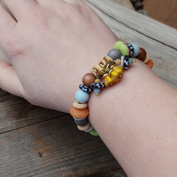 SALE!! "Floral my World" Essential Oil Diffuser Bracelet Issabeau Jewelry - Picture 8 of 9